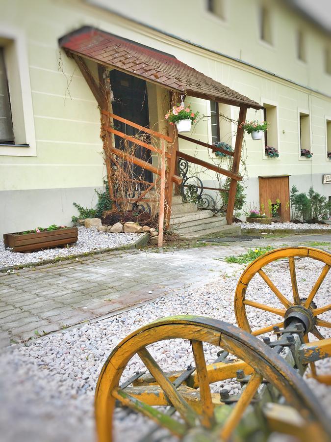 Penzion Pegas Depoltovice Nová Role Esterno foto